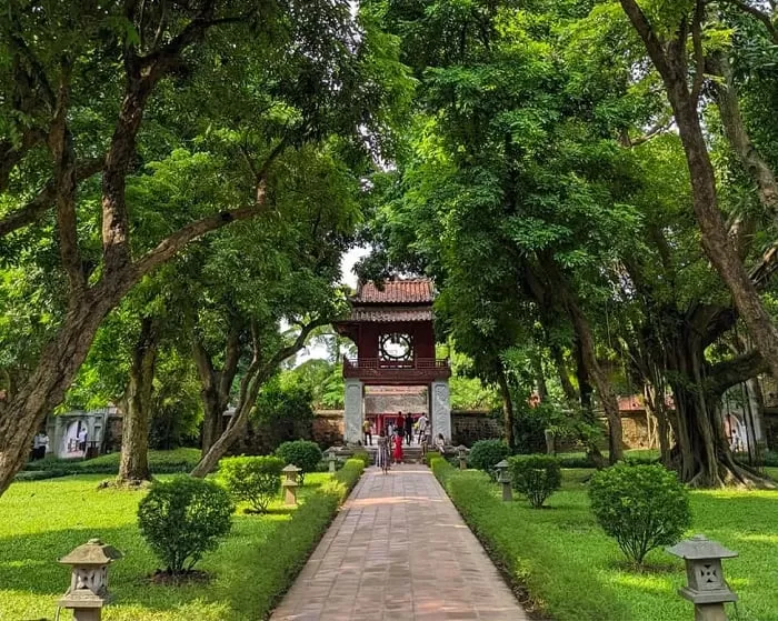 Văn Miếu Quốc Tử Giám - Kinh nghiệm tham quan 2024 A-Z