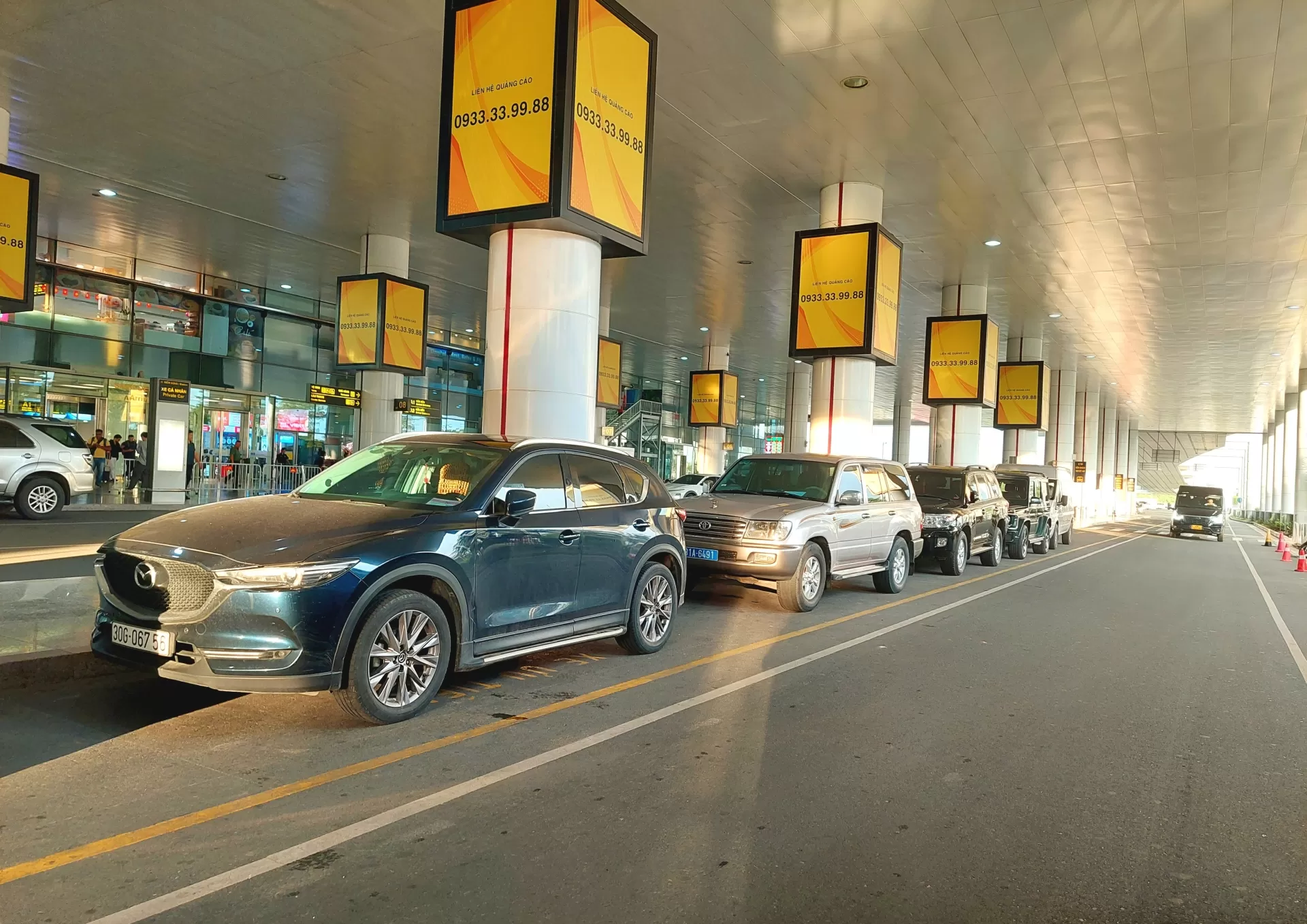 Taxi 7 chỗ đưa đ&oacute;n 2 chiều H&agrave; Nội Nội B&agrave;i