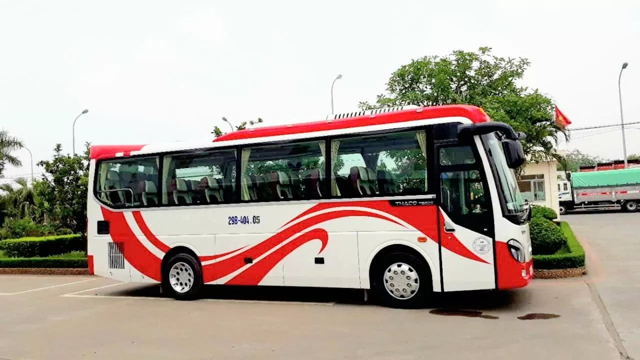 Thuê xe 29 chỗ đi Nội Bài 2 chiều