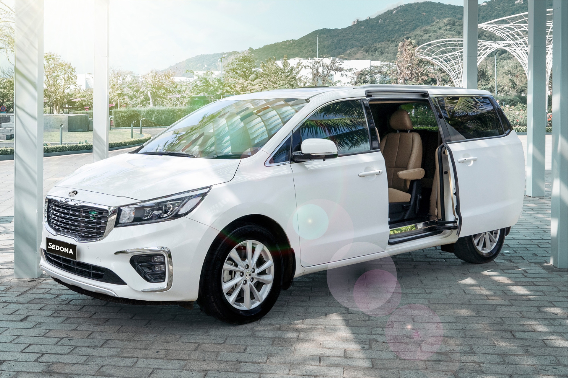 Kia Sedona: Xe gia đ&igrave;nh 7 chỗ cao cấp với những gi&aacute; trị vượt mong đợi