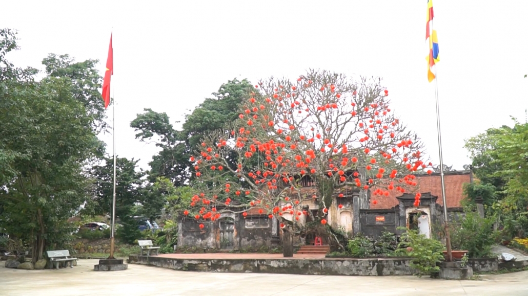 Ch&ugrave;a Hộ Lệnh sắc đỏ may mắn đầu xu&acirc;n