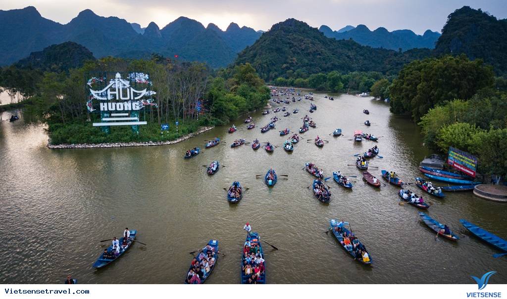 Vị Trí Địa Lí Và Điều Kiện Tự Nhiên Chùa Hương - Ảnh 1