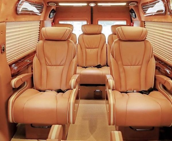 Thu&ecirc; xe Limousine 9 chỗ Uy t&iacute;n tại H&agrave; Nội