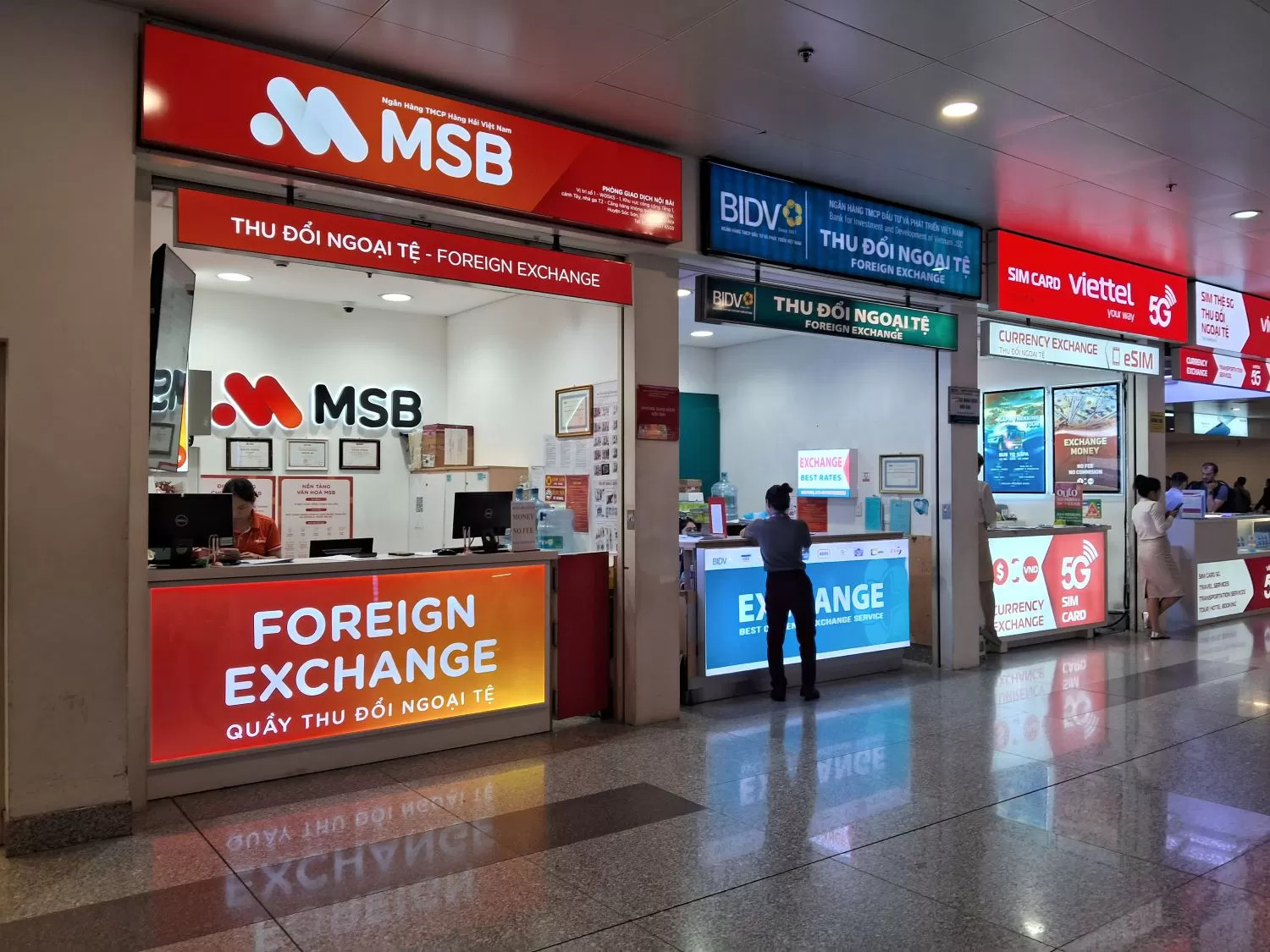 Quầy b&aacute;n Sim Điện Thoại tại S&acirc;n Bay Nội B&agrave;i
