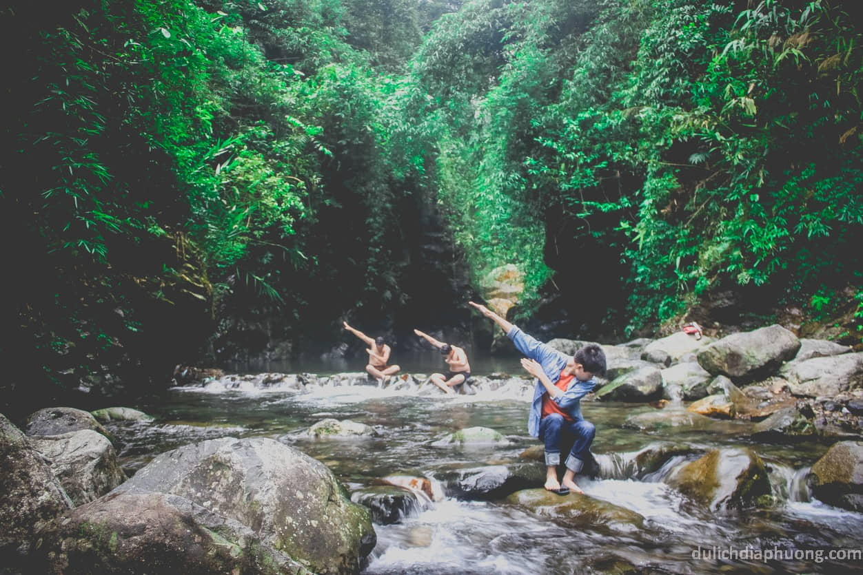 du lịch Suối Cửa Tử