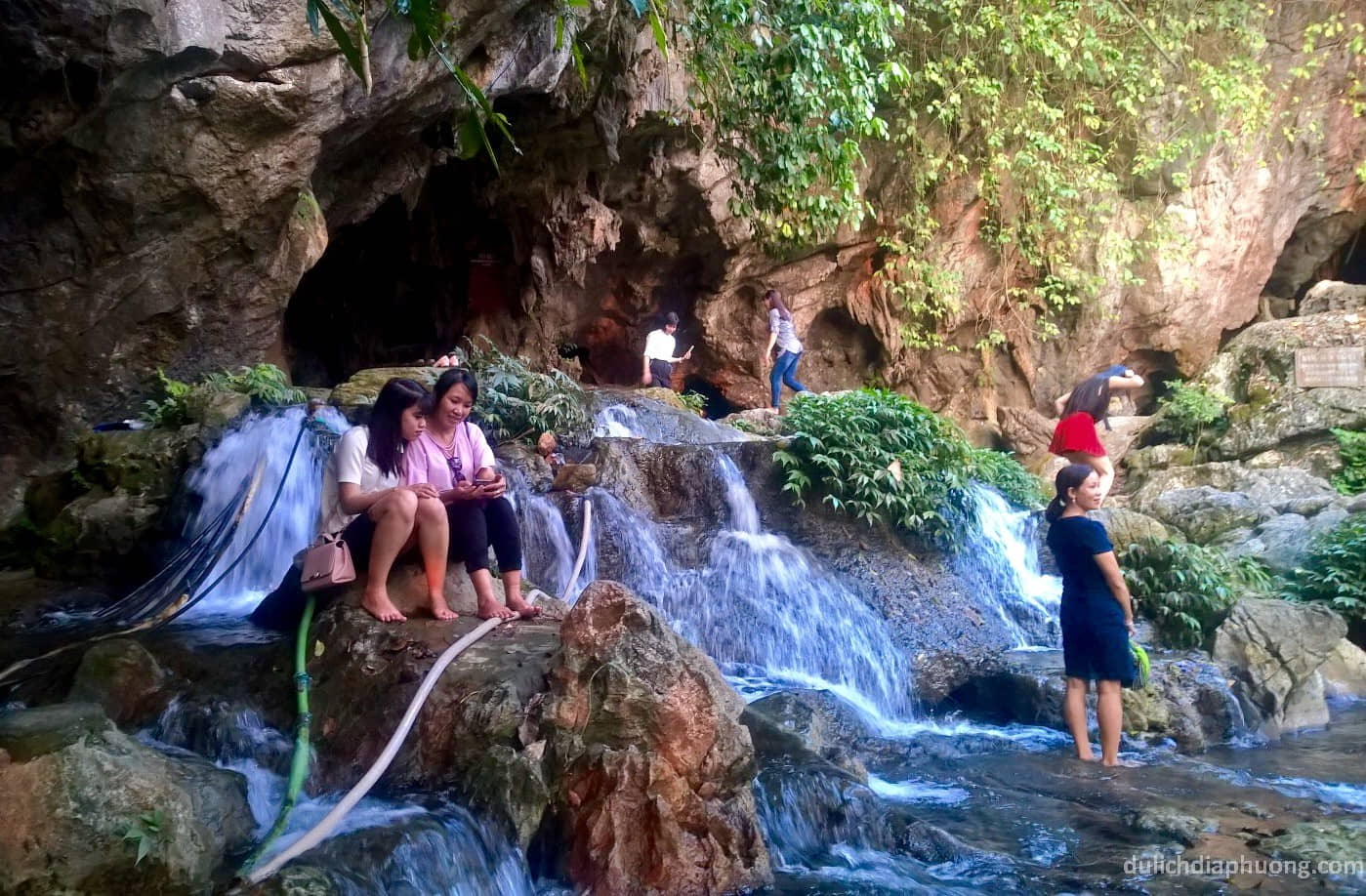 du lịch Suối Mỏ Gà