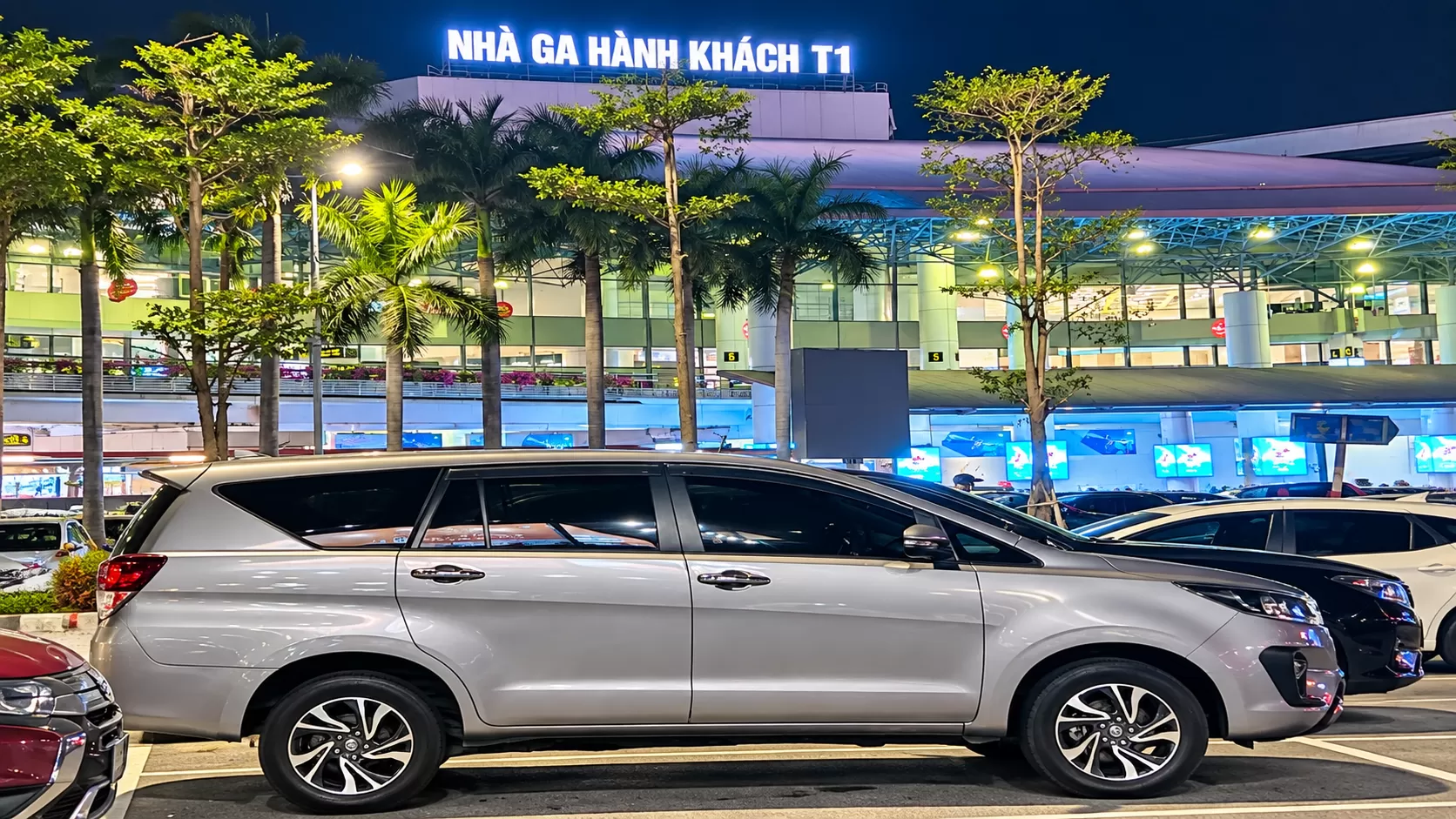 Taxi 7 chỗ Hà Nội đi Nội Bài