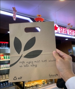 Sân bay quốc tế Nội Bài từng bước hạn chế rác thải nhựa - Dùng đồ giấy thay thế đồ nhựa  