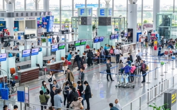 Khách bay quốc tế tăng mạnh Vận chuyển hàng không khởi sắc 