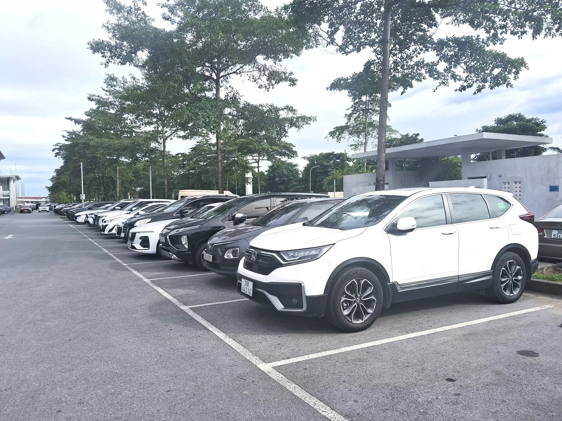 Taxi Nội Bài đi Tràng tiền Plaza Hoàn Kiếm Hà Nội,giá xe 250k/4 chỗ