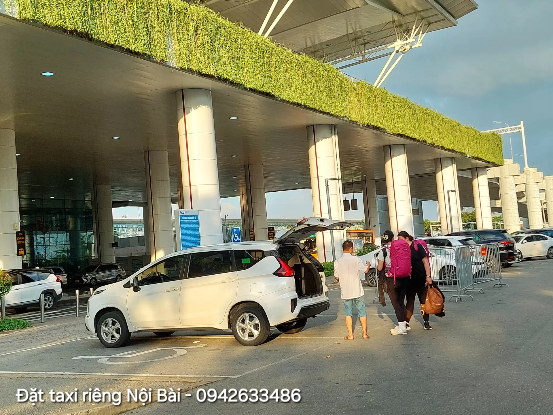 Taxi sân bay Nội Bài trọn gói giá tốt